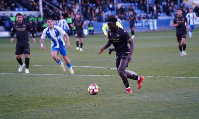 El Castellón pierde en los minutos finales tras perdonar la goleada en la primera parte