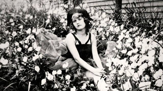 Atomic Art baila al son de la novelista Zelda Fitzgerald 