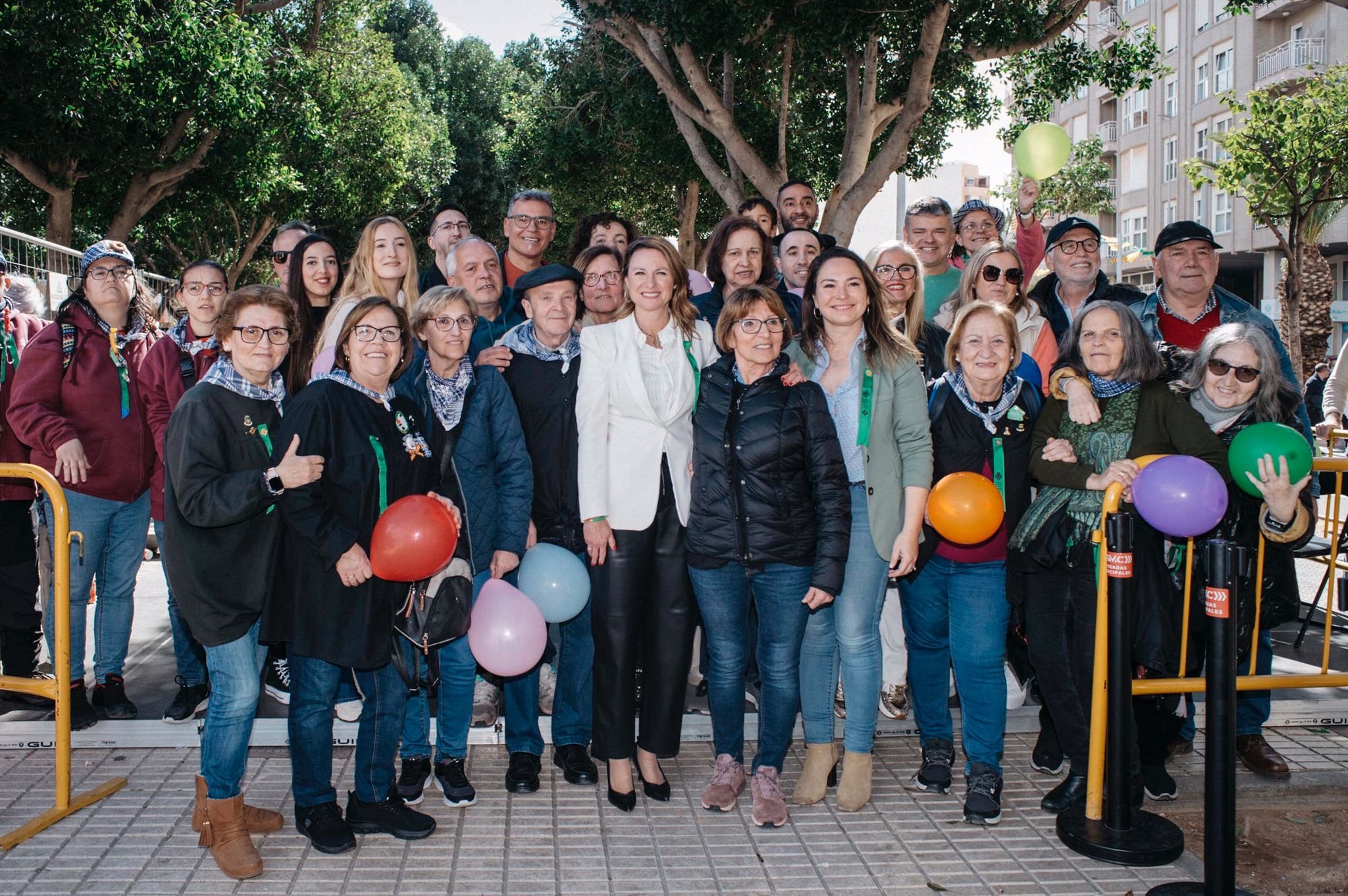 Prop de 30 persones sordes gaudeixen de la mascletà inclusiva en les festes de la Magdalena 
