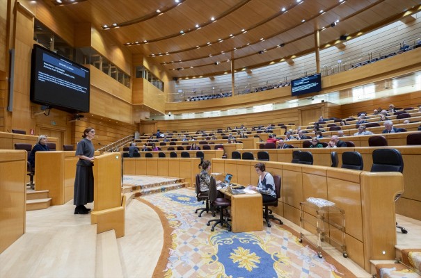 El Senado gastará 250.000 euros más al año en traductores al proponerse un pleno más al mes