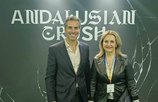 La Comunitat y Andalucía colaborarán para controlar la oferta ilegal de viviendas turísticas