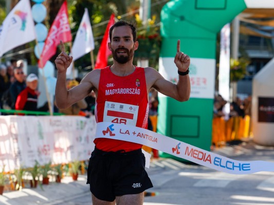 Csere y El Gazouir se imponen en la 51 edición de la Media Maratón de Elche 
