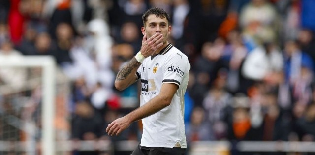 Hugo Duro suma doce goles y está a cuatro del mejor registro del Valencia de la década