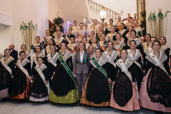 Carrasco recibe a las Reinas de la provincia: 