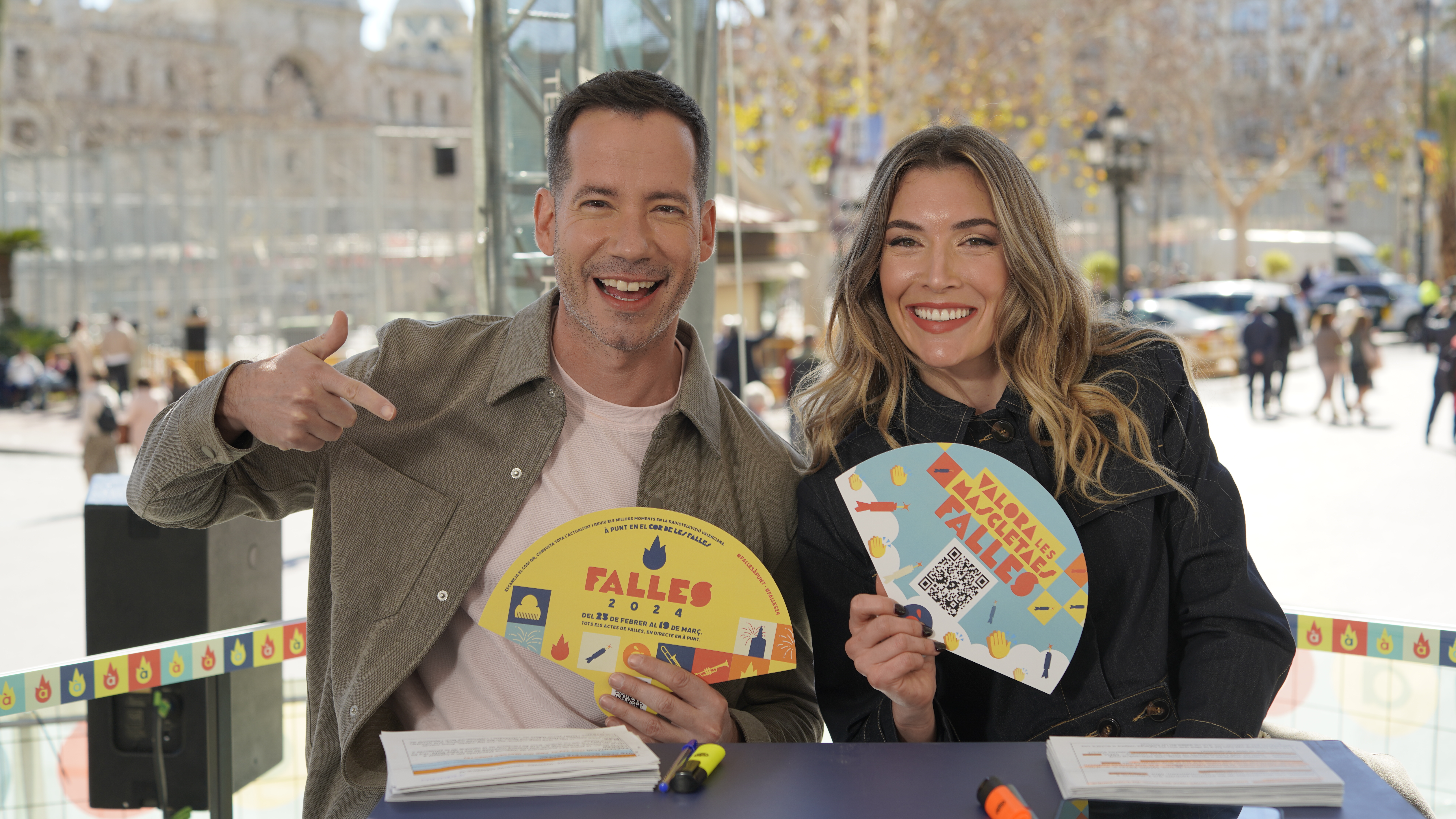 À Punt se vuelca con las Fallas    