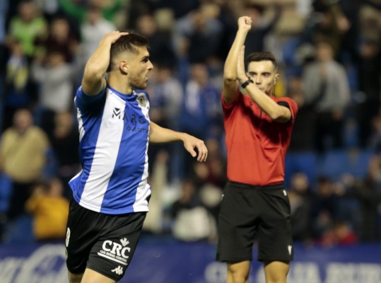 El Hércules señala en las redes sociales los errores arbitrales, pero no cursa una protesta formal al CTA