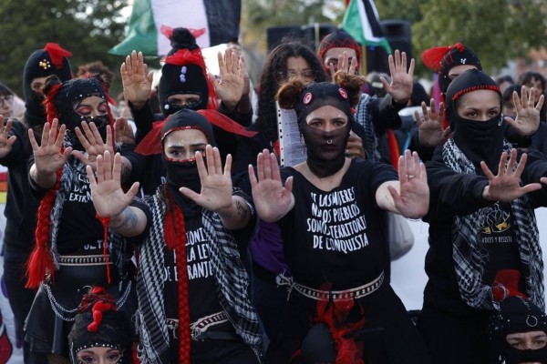 Assemblea Feminista clama contra el machismo y el racismo: 