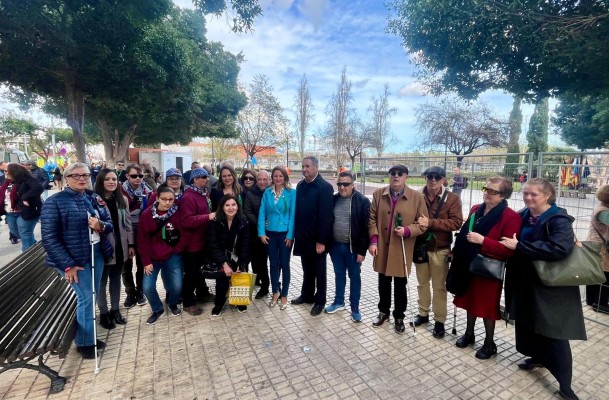 Miembros de la Once disfrutan de la 'mascletà' de Castelló en un lugar preferente
