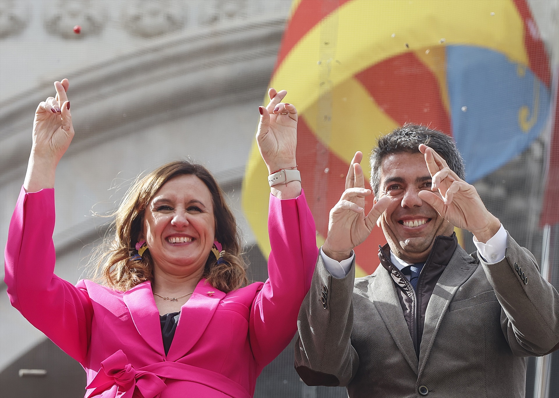 María José Catalá y Carlos Mazón, en el balcón del Ayuntamiento. Foto: EP/Jorge Gil - 