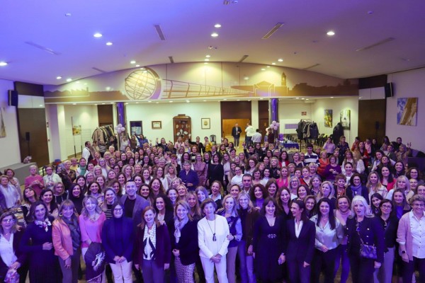 Las mujeres del PP de la provincia de Valencia celebran el Dia de la Dona en Carlet