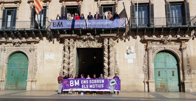 Otro 8M sin unidad política en Alicante: PP y la izquierda por separado... y sin Vox