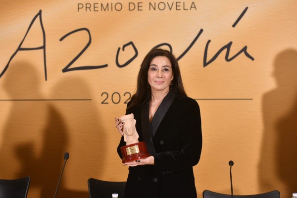 La abogada y escritora Cristina López Barrio se alza con el Premio Azorín de Novela 2024