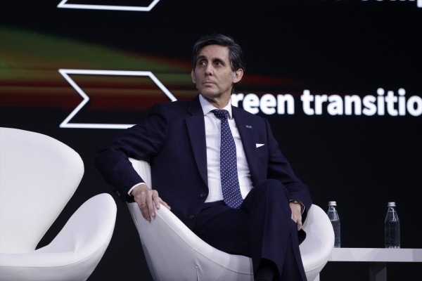 Telefónica lanza una OPA de exclusión para otro 5,65% de su filial alemana por hasta 395 millones