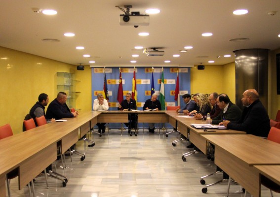 La CHS se compromete a informar a los regantes de La Pedrera del plan para reusae agua de la EDAR 