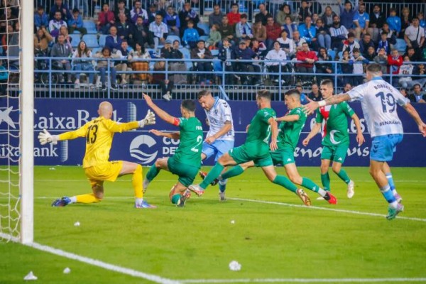 El Alcoyano recupera a Lara pero sigue sin Nieto para recibir al líder Castellón