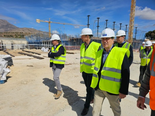Ampliación del Hospital Marina Baixa: primera fase a finales de 2026 y reforma del antiguo en 2030