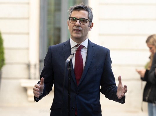 Bolaños espera que el resto de socios que apoya la amnistía firmen la enmienda de Junts y ERC
