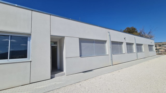 El IES Monastil de Elda ya cuenta con un nuevo pabellón y con siete aulas con 250 plazas