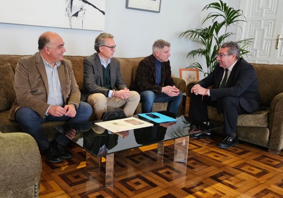 Temas pendientes de la Diputación con Orihuela: carriles bici, agua y el futuro parque de bomberos