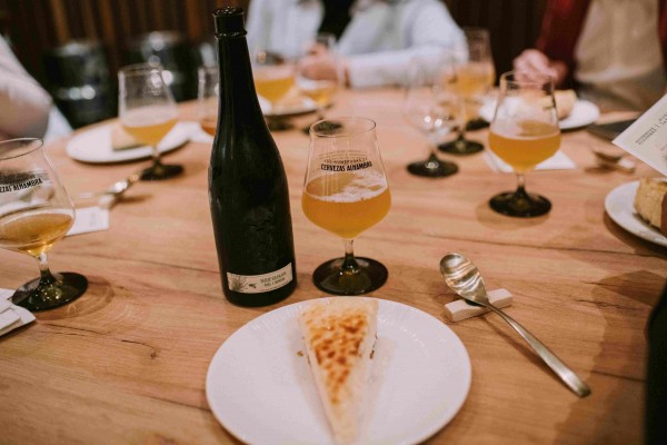 Cervezas Alhambra realza los sabores de la cocina tradicional local en un nuevo encuentro gastronómico 

