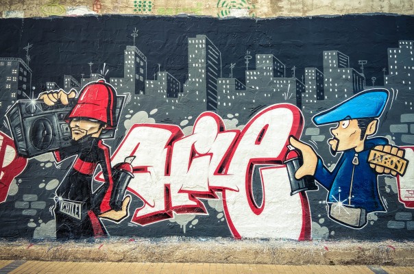 Un viatge per les parets de Castelló: de l'eclosió en els 90 fins a crear un grafiti propi