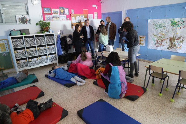 La directora general de Inclusión Educativa visita los tres colegios púbicos de Sant Joan 