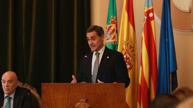 Ortolá manifiesta su 