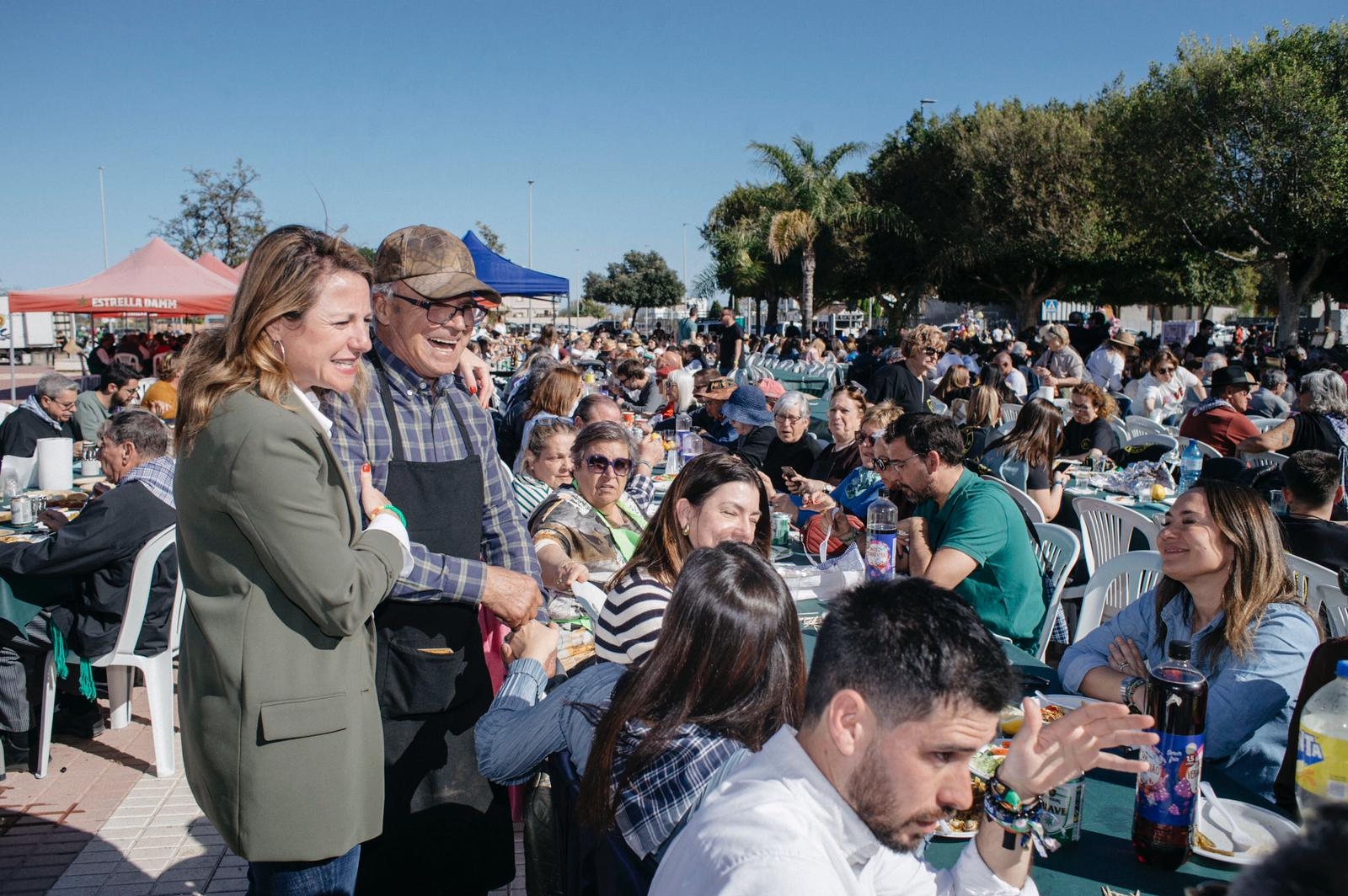 El XXXIII Concurso de Paellas Intercollas del Rei Barbut reúne a 3.000 personas en el Segon Molí