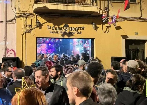 Acció Cultural condena la agresión en Castelló y exige la identificación y denuncia de los agresores
