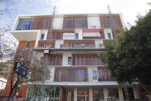 El Consell 'blinda' servicios sociales en Borrull pero se abre a más opciones: 