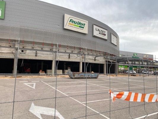 El Centro Comercial L'Altet de Cocentaina amplía su oferta con Jysk y Action