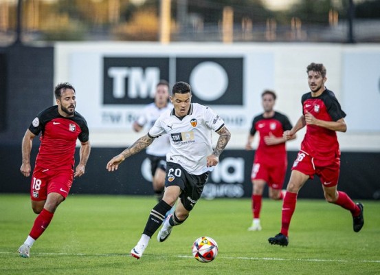 El Valencia traspasa al brasileño Rodrigo Rodrigues al Operário Ferroviário
