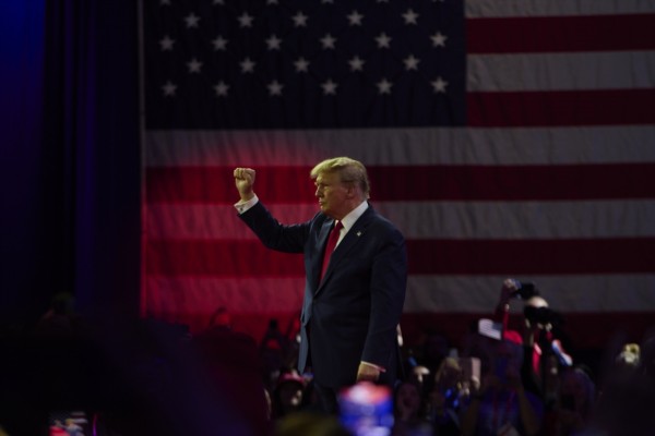 Trump gana en el caucus republicano de Dakota del Norte en la víspera del 'supermartes'