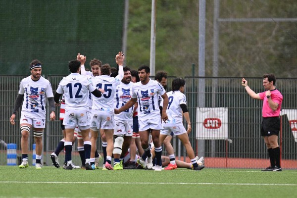 El Huesitos La Vila impone su clase en Bilbao