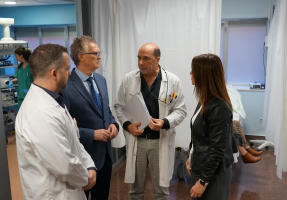 El servicio de Aparato Digestivo del hospital Virgen de la Arrixaca recibe la acreditación de excelente 