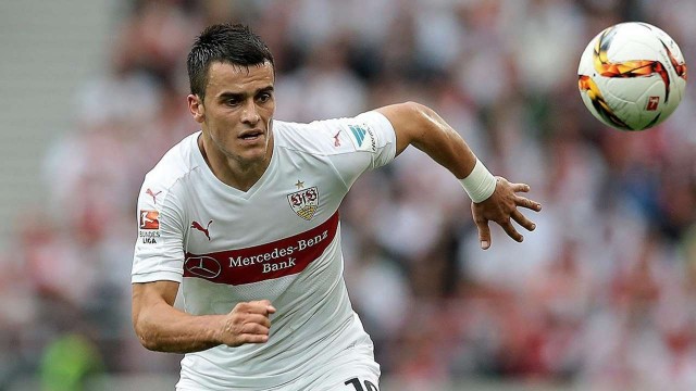 El nuevo director deportivo del Sttutgart reconoce una oferta del VCF por Kostic