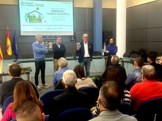 La Diputació aborda las claves sobre la instalación de plantas fotovoltaicas en los municipios