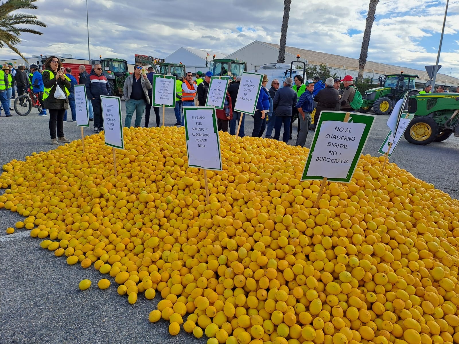 Un mes de protestas del campo, 30 promesas de mejora y una realidad: la PAC se cambiará