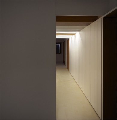 Arquitectura que abraça per reactivar els interiors