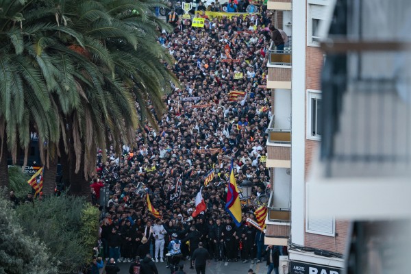 Compromís participa en la manifestación en defensa del Valencia CF