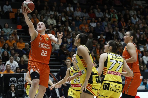 La Fonteta disfruta de una victoria de equipo ante Spar Girona