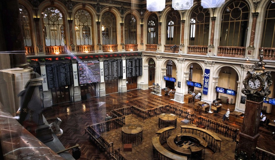 Patio de operaciones de la Bolsa de Madrid - 