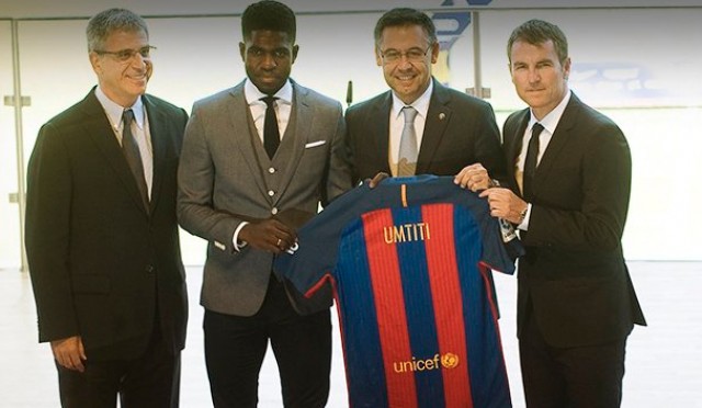 El Barça presenta a un Samuel Umtiti emocionado pero triste por el atentado