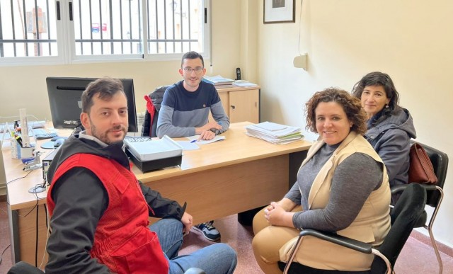 Casas Bajas mejora sus servicios de transporte sanitario esencial para personas mayores
