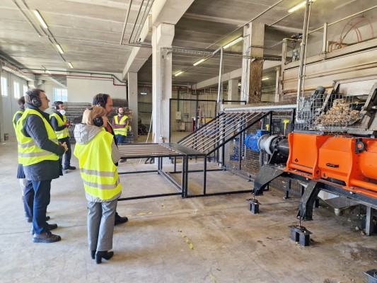 Emtre, Generalitat y Gobierno fomentan el reciclaje en su visita a la empresa Ecoaqua Colchones