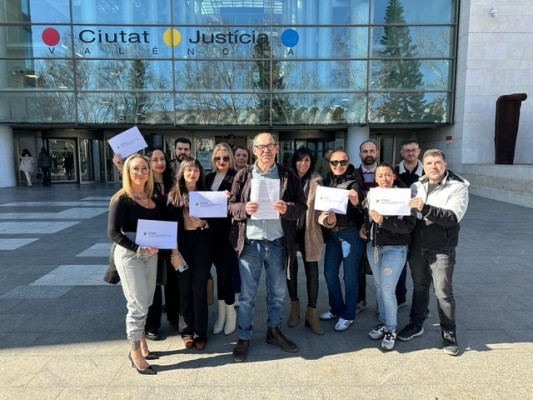 Trabajadores de salones de juego de la Comunitat presentan una querella contra Compromís
