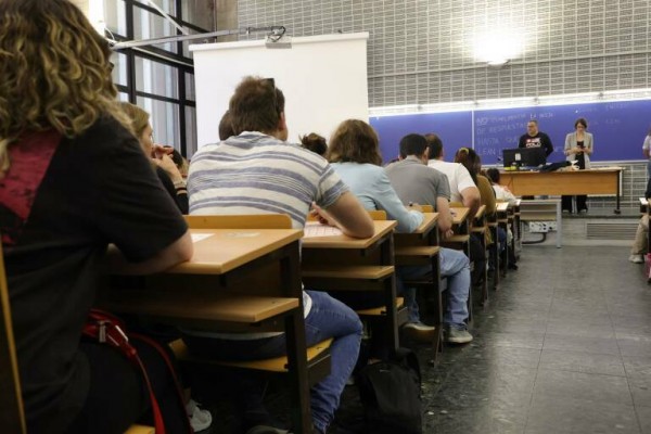 Más de 800 fisioterapeutas repiten el sábado el examen anulado en enero por un error