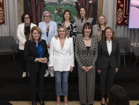 La Diputación se convierte en un gran espacio de debate y reflexión con 'Construimos Juntas'