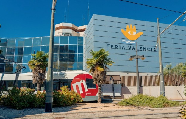 Metrovalencia ofrece servicio de tranvía el fin de semana para acudir al Salón del Cómic