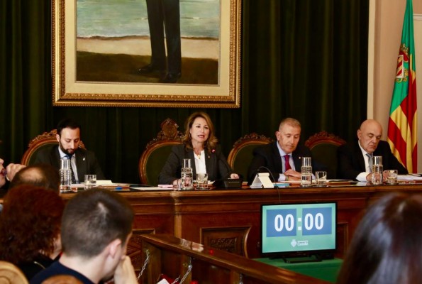 La crispación marca el pleno 'prefiestas': 